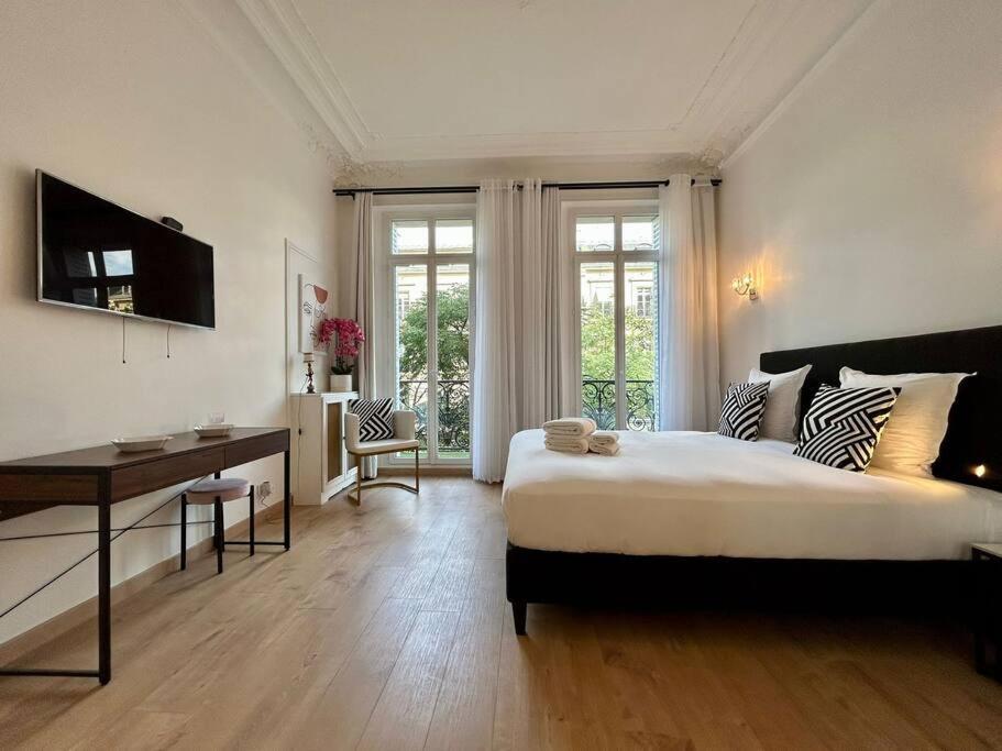 Charme Et Volupte A Republique Paris