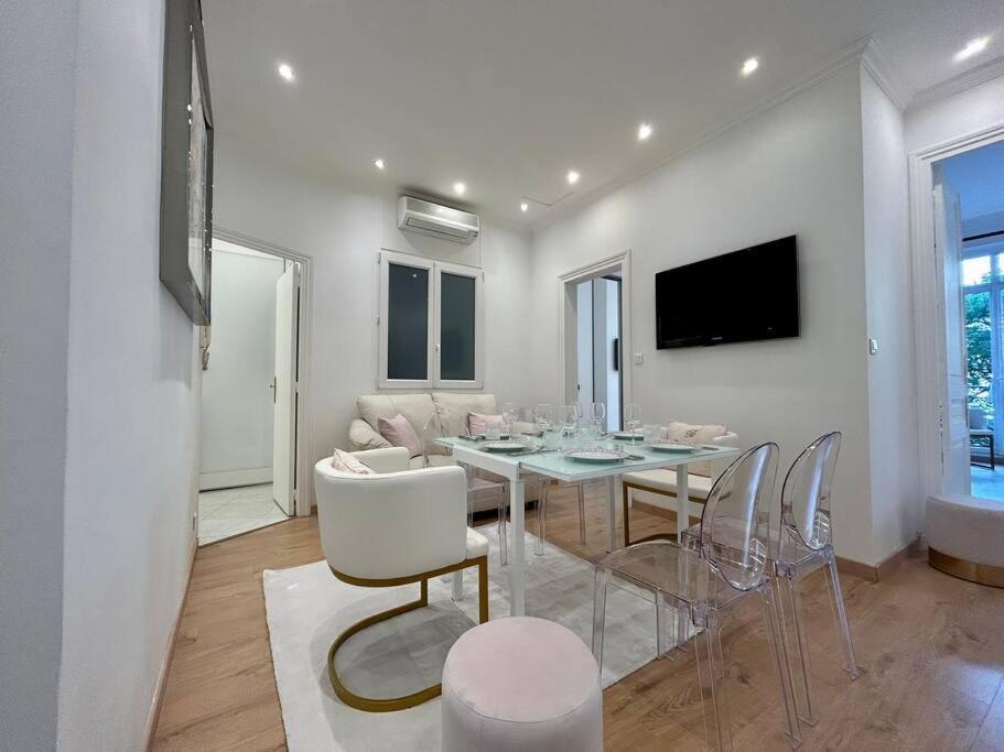 Apartment Charme Et Volupte A Republique